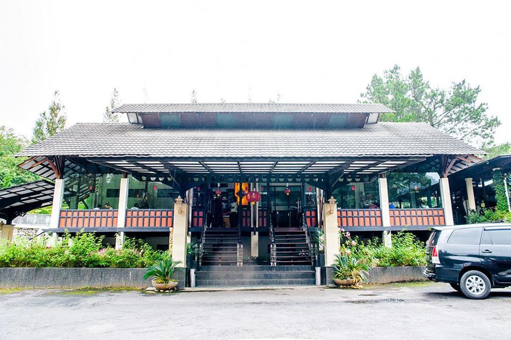 Taman Simalem Resort Tongging Esterno foto