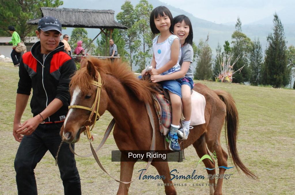 Taman Simalem Resort Tongging Esterno foto