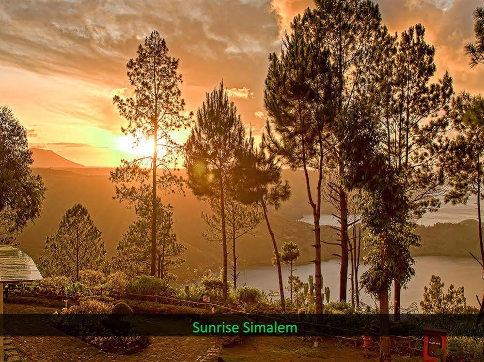 Taman Simalem Resort Tongging Esterno foto